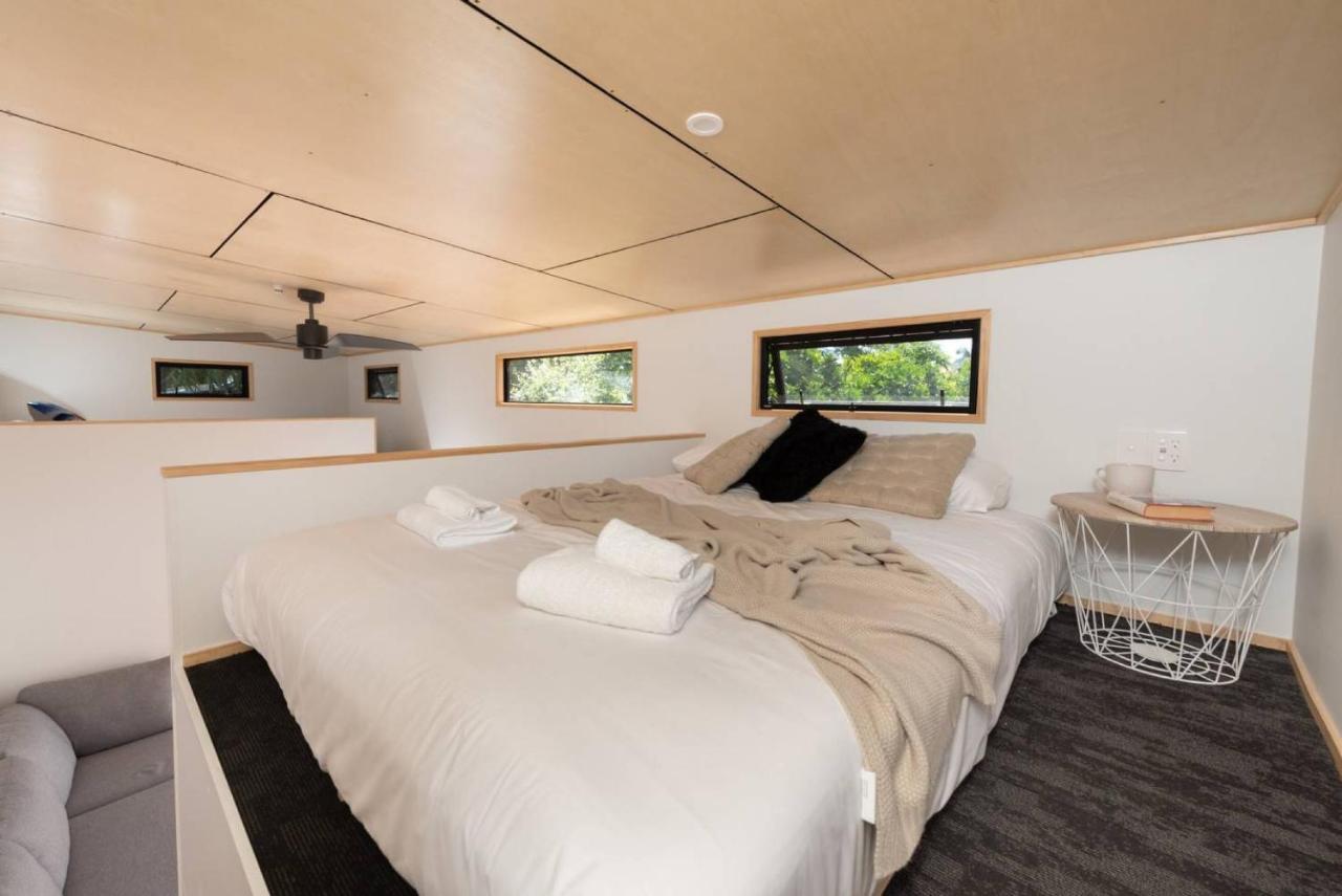 Вилла Cozy Tiny House Hideaway Тауранга Экстерьер фото